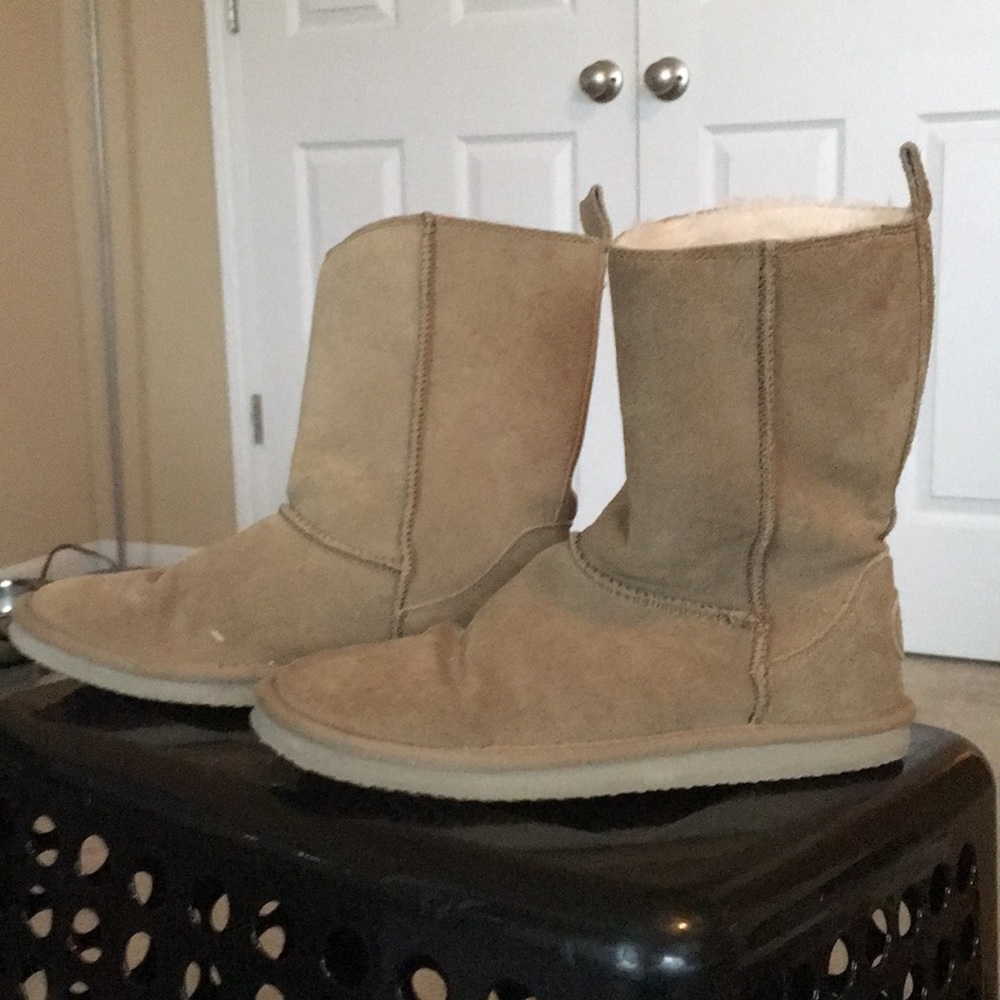 Tan Fuzzy AEO Boots